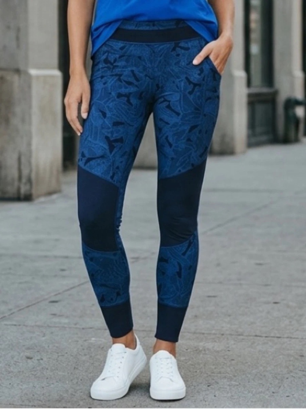 Athleta Tropical Excursion Blue Palm Leaf Ribbed Panel Tight Leggings Medium